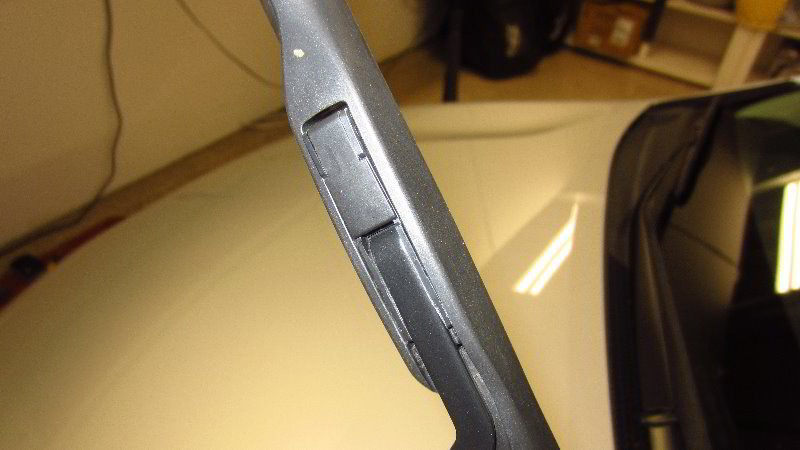 2020-Toyota-Corolla-Windshield-Wiper-Blades-Replacement-Guide-003