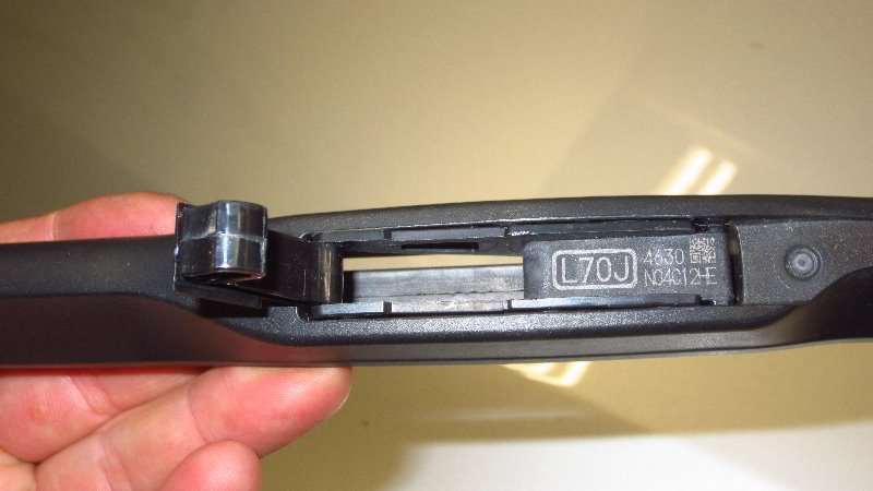 2020-Toyota-Corolla-Windshield-Wiper-Blades-Replacement-Guide-012