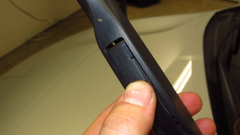 2020-Toyota-Corolla-Windshield-Wiper-Blades-Replacement-Guide-019