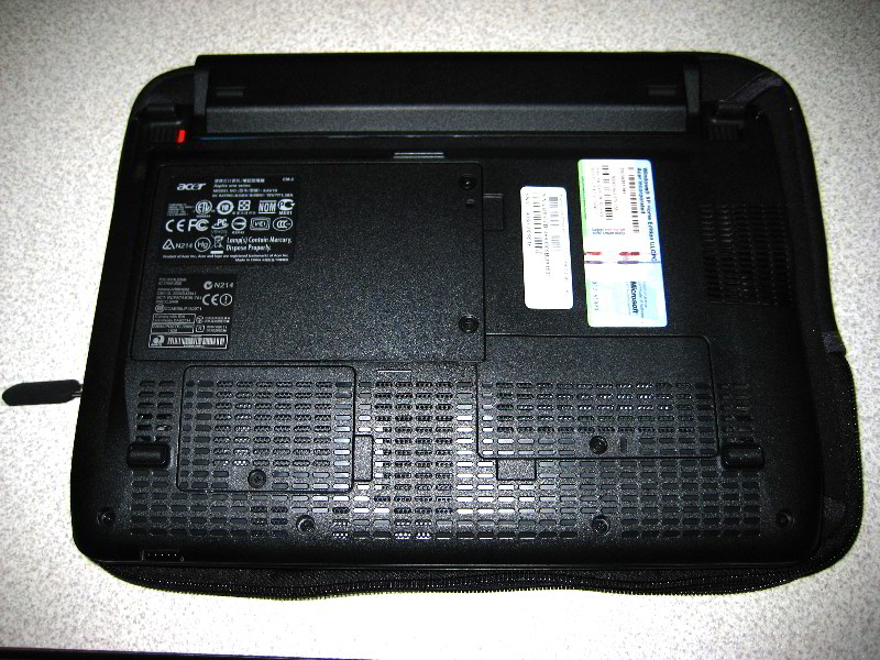 Acer-Aspire-One-10-Inch-Netbook-Review-007