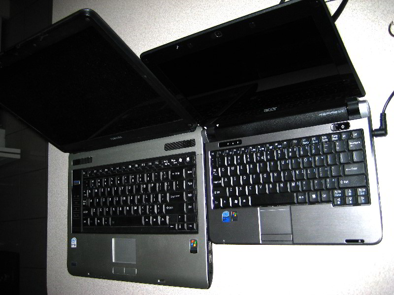 Acer-Aspire-One-10-Inch-Netbook-Review-011