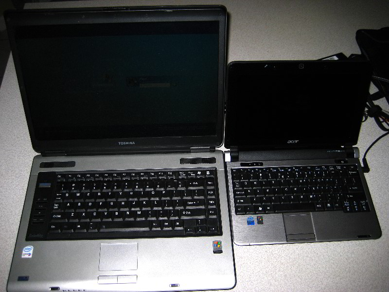 Acer-Aspire-One-10-Inch-Netbook-Review-012