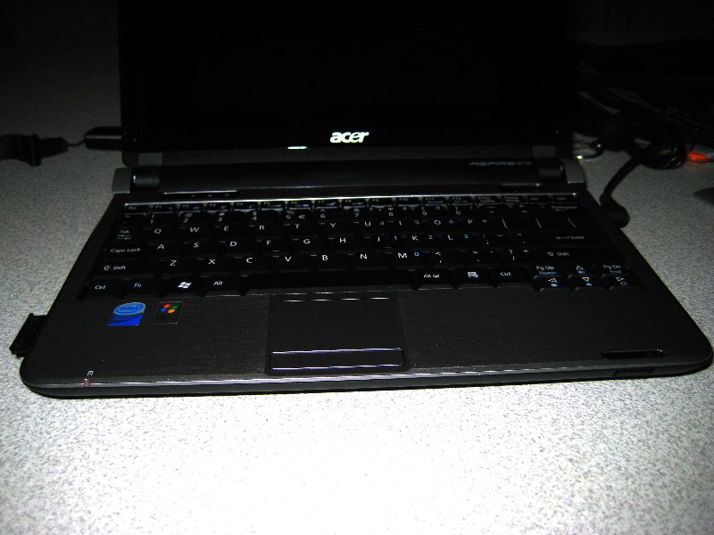 Acer-Aspire-One-10-Inch-Netbook-Review-015