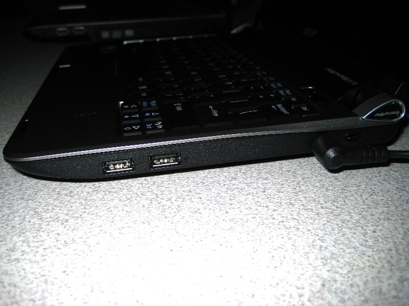 Acer-Aspire-One-10-Inch-Netbook-Review-016