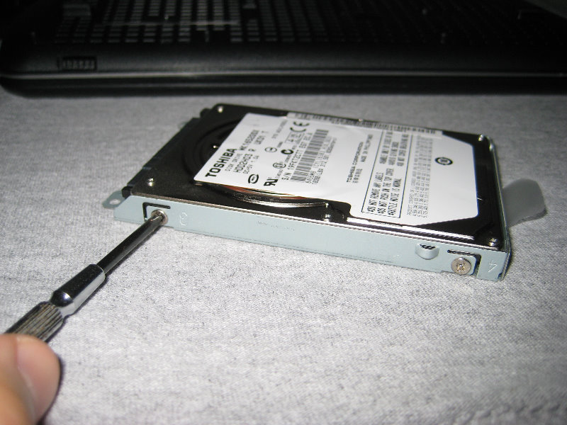 Acer-Aspire-One-Netbook-Hard-Drive-RAM-Upgrade-Guide-015