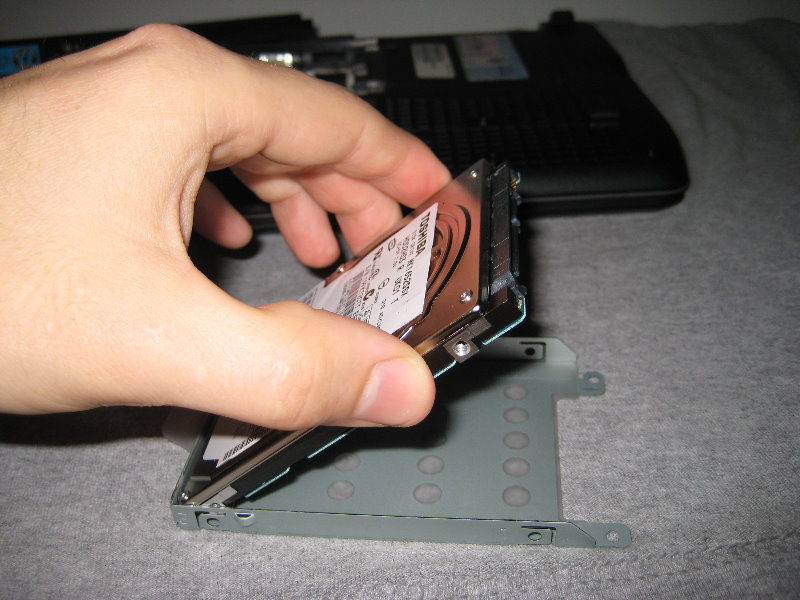 Acer-Aspire-One-Netbook-Hard-Drive-RAM-Upgrade-Guide-017