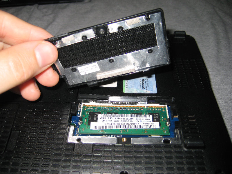 Acer-Aspire-One-Netbook-Hard-Drive-RAM-Upgrade-Guide-029