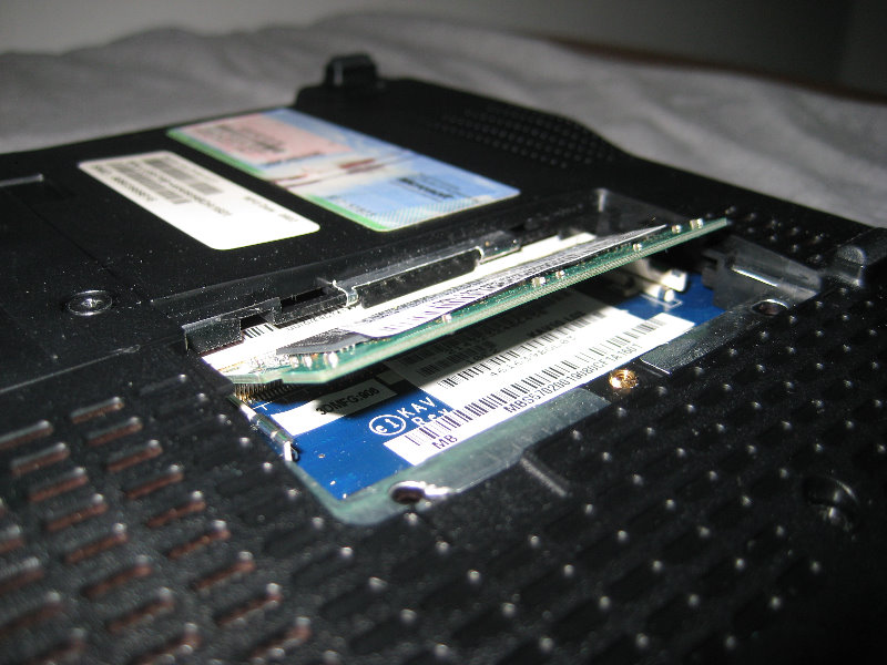 Acer-Aspire-One-Netbook-Hard-Drive-RAM-Upgrade-Guide-033