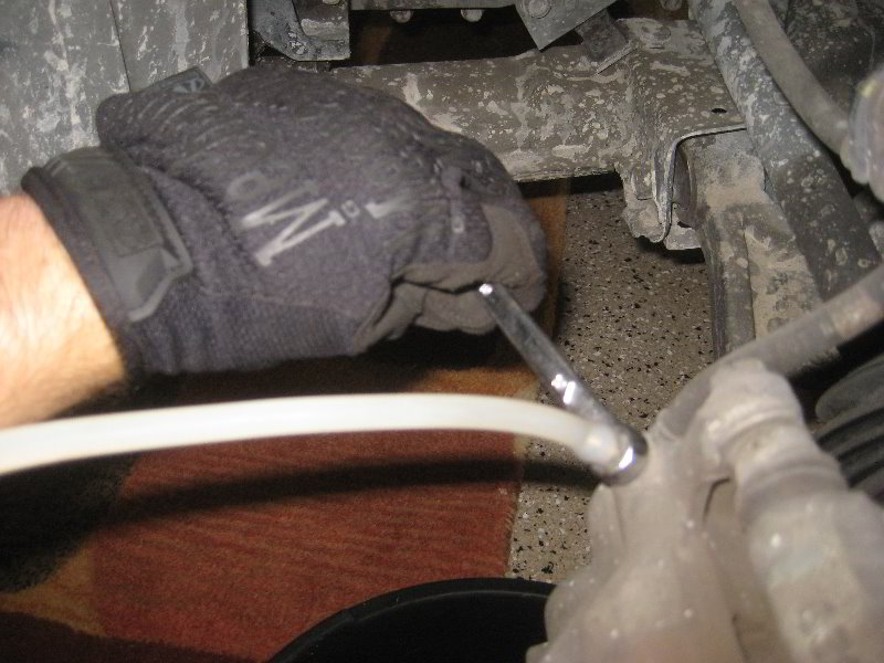 Acura-MDX-Brake-Fluid-Bleeding-Guide-021
