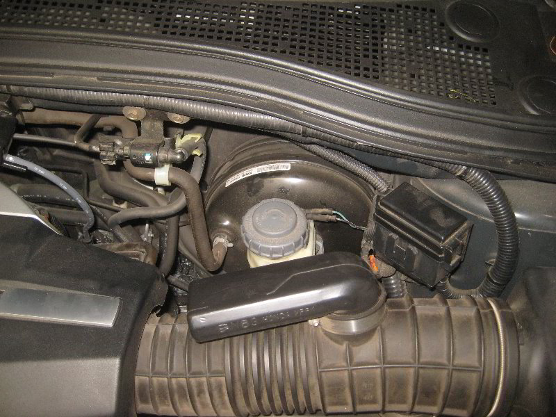 Acura-MDX-Brake-Fluid-Bleeding-Guide-031
