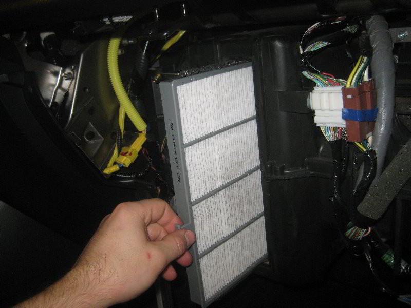 Acura-MDX-AC-Cabin-Air-Filter-Replacement-Guide-045