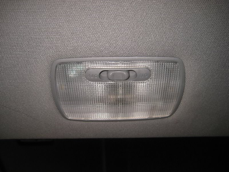 Acura-MDX-Cargo-Area-Headliner-Light-Bulb-Replacement-Guide-013