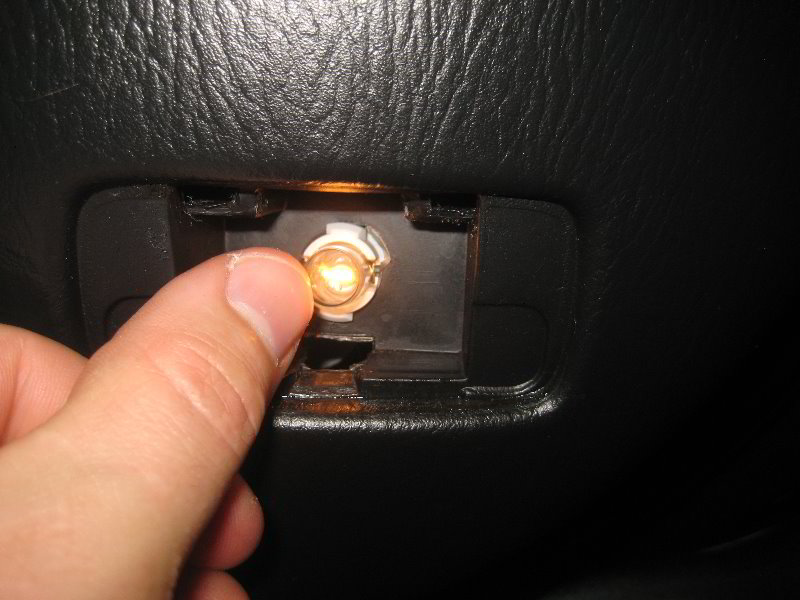 Acura-MDX-Courtesy-Step-Light-Bulb-Replacement-Guide-009