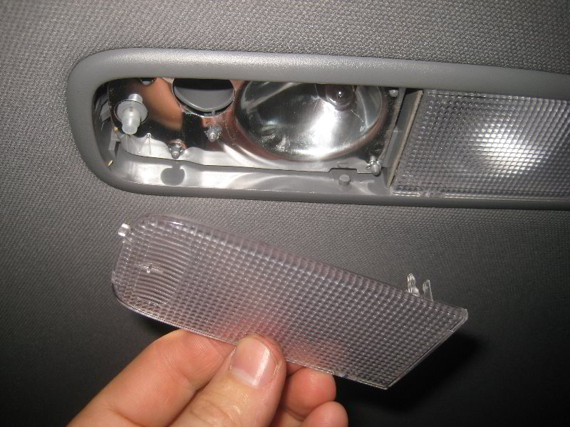 Acura-MDX-Dome-Light-Bulbs-Replacement-Guide-012