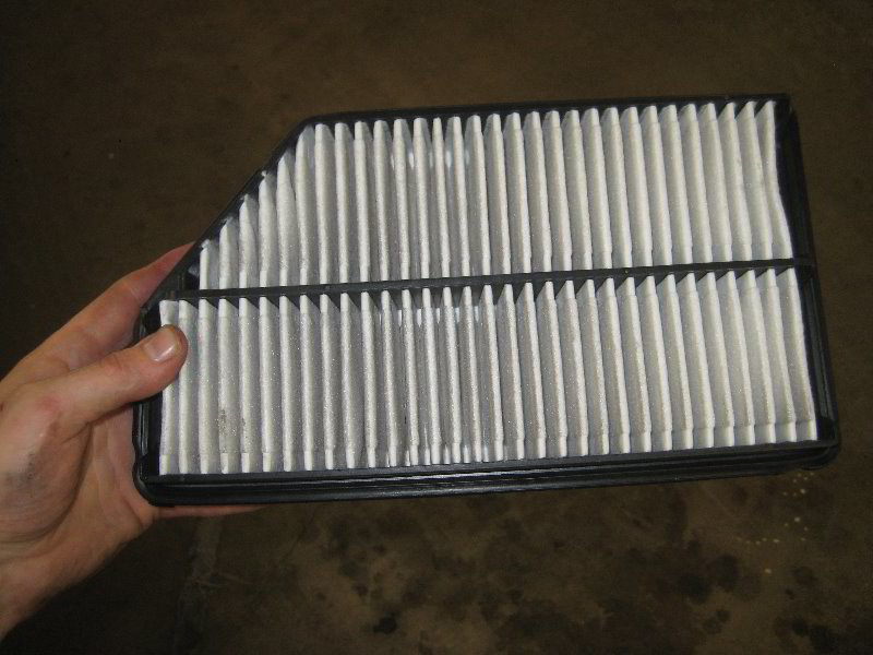 Acura-MDX-Engine-Air-Filter-Replacement-Guide-017