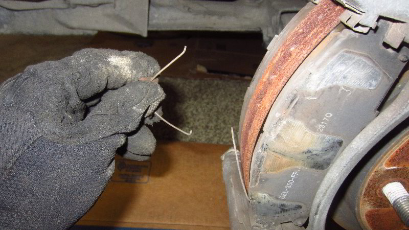 Acura-MDX-Front-Brake-Pads-Rotors-Replacement-Guide-011