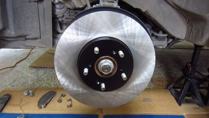 Acura-MDX-Front-Brake-Pads-Rotors-Replacement-Guide-032