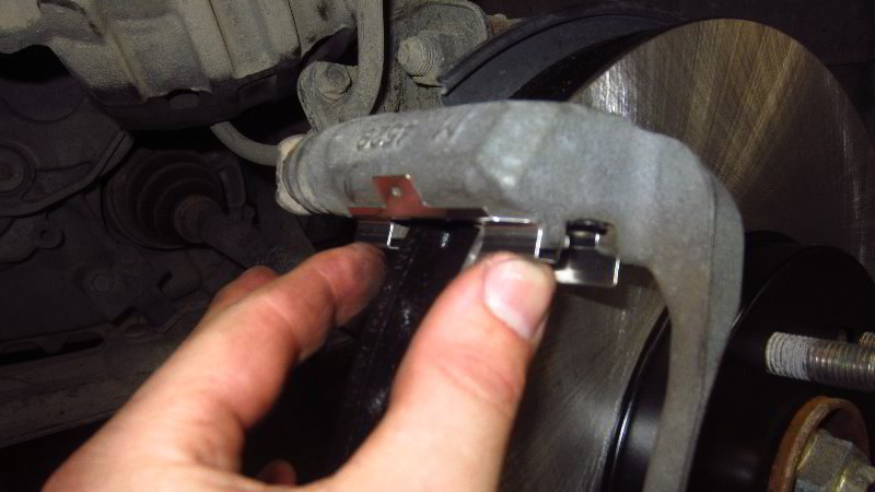Acura-MDX-Front-Brake-Pads-Rotors-Replacement-Guide-043