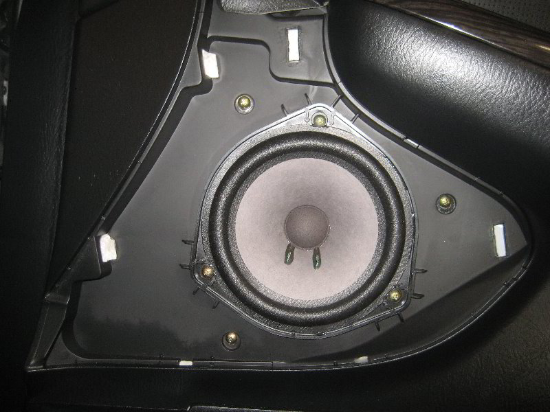 Acura-MDX-Front-Door-Speaker-Replacement-Guide-006