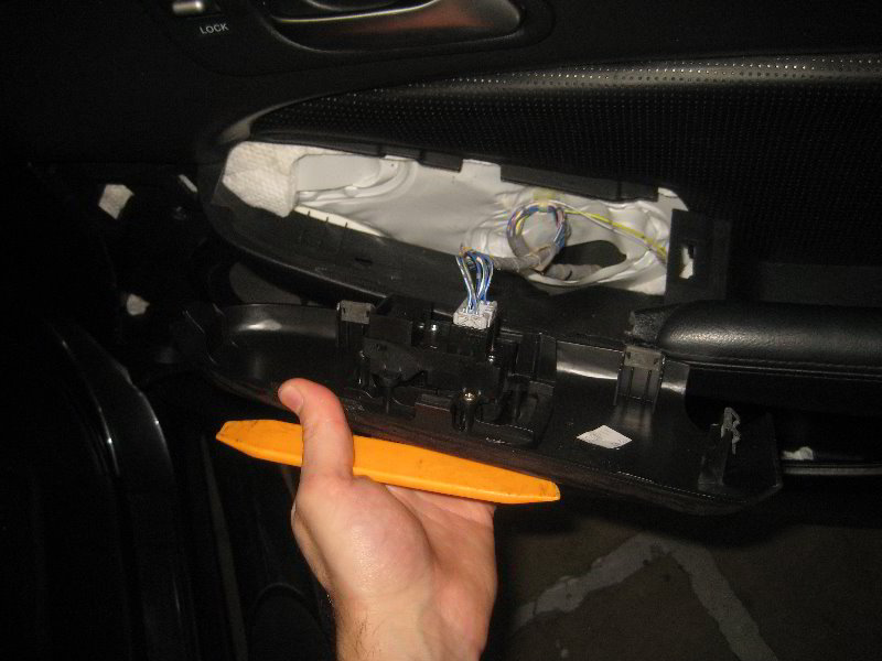 Acura-MDX-Front-Interior-Door-Panel-Removal-Guide-016