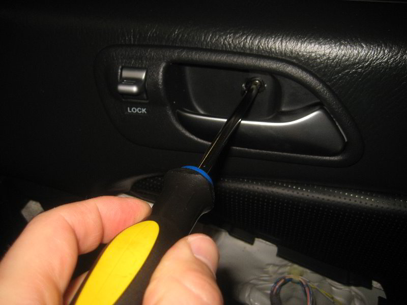 Acura-MDX-Front-Interior-Door-Panel-Removal-Guide-023
