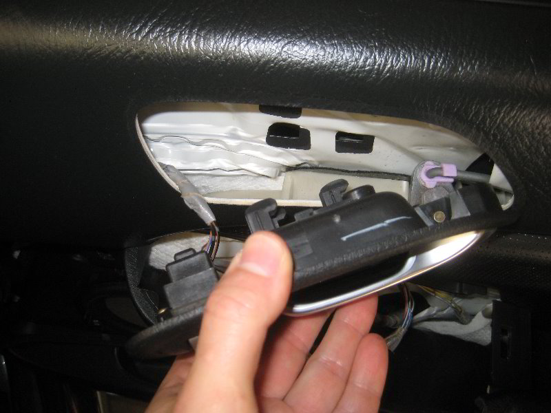Acura-MDX-Front-Interior-Door-Panel-Removal-Guide-028