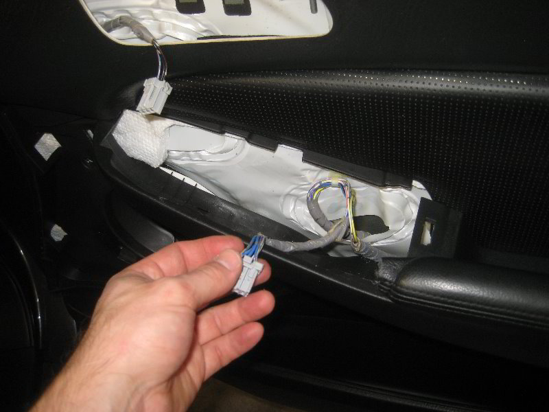 Acura-MDX-Front-Interior-Door-Panel-Removal-Guide-050