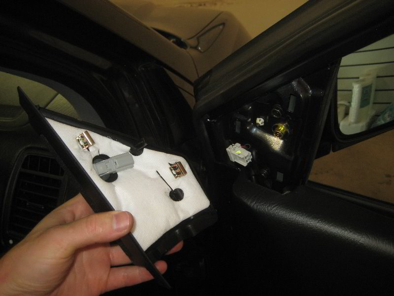 Acura-MDX-Front-Interior-Door-Panel-Removal-Guide-082