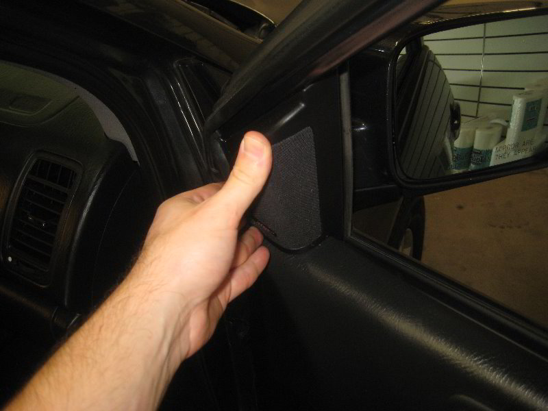Acura-MDX-Front-Interior-Door-Panel-Removal-Guide-086