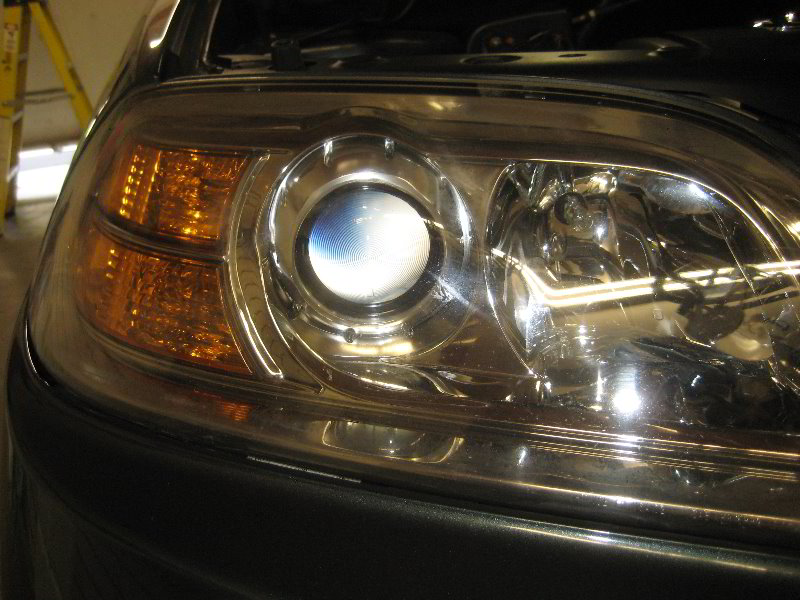 Acura-MDX-Headlight-Bulbs-Replacement-Guide-002