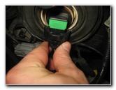 Acura-MDX-Headlight-Bulbs-Replacement-Guide-013