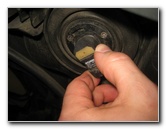 Acura-MDX-Headlight-Bulbs-Replacement-Guide-019
