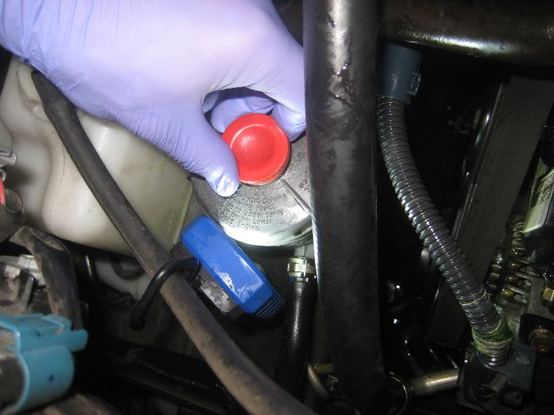 Acura-MDX-Power-Steering-Fluid-Replacement-Guide-028