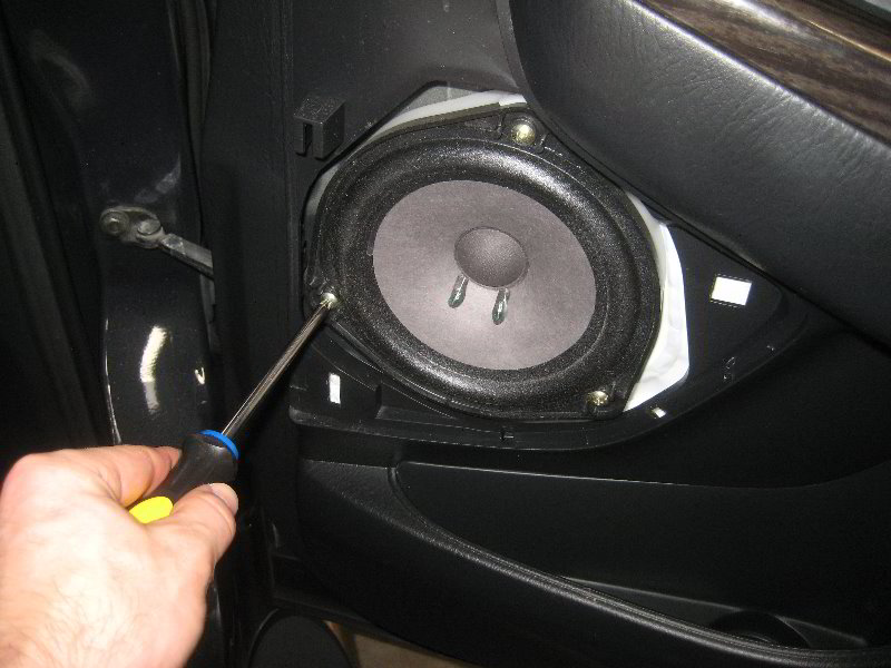 Acura-MDX-Rear-Door-Speaker-Replacement-Guide-008