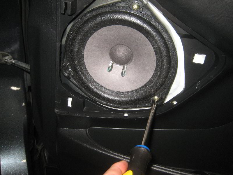 Acura-MDX-Rear-Door-Speaker-Replacement-Guide-009