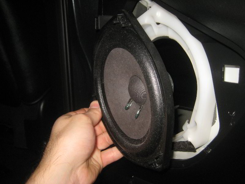 Acura-MDX-Rear-Door-Speaker-Replacement-Guide-012