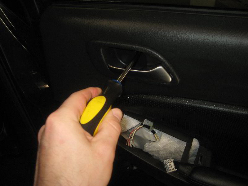 Acura-MDX-Rear-Interior-Door-Panels-Removal-Guide-017