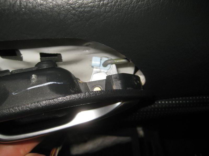 Acura-MDX-Rear-Interior-Door-Panels-Removal-Guide-044