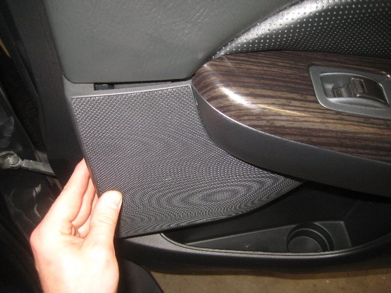 Acura-MDX-Rear-Interior-Door-Panels-Removal-Guide-061