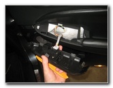 Acura-MDX-Rear-Interior-Door-Panels-Removal-Guide-009