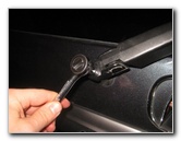 Acura-MDX-Rear-Wiper-Arm-Replacement-Guide-015
