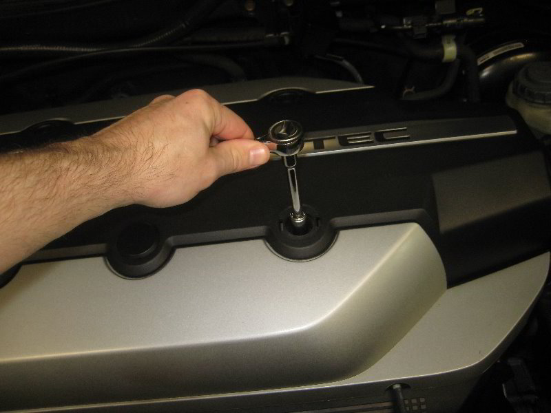 Acura-MDX-Engine-Spark-Plugs-Replacement-Guide-009