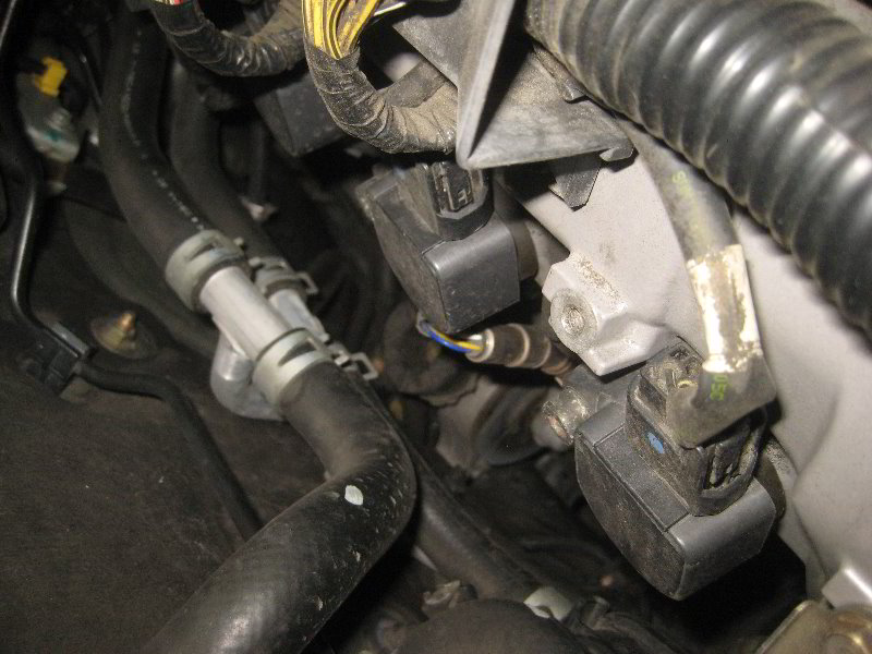 Acura-MDX-Engine-Spark-Plugs-Replacement-Guide-020