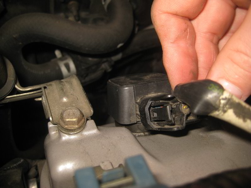 Acura-MDX-Engine-Spark-Plugs-Replacement-Guide-057