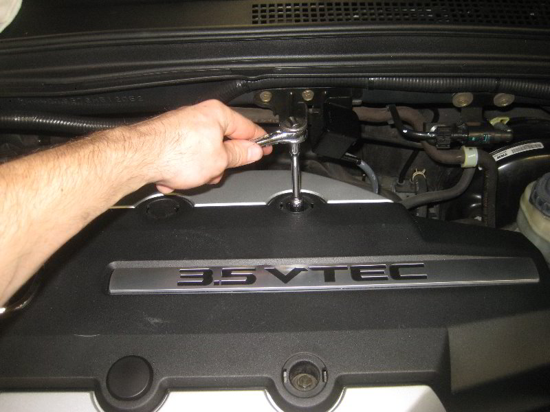 Acura-MDX-Engine-Spark-Plugs-Replacement-Guide-064