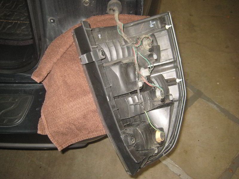 Acura-MDX-Tail-Light-Bulbs-Replacement-Guide-016
