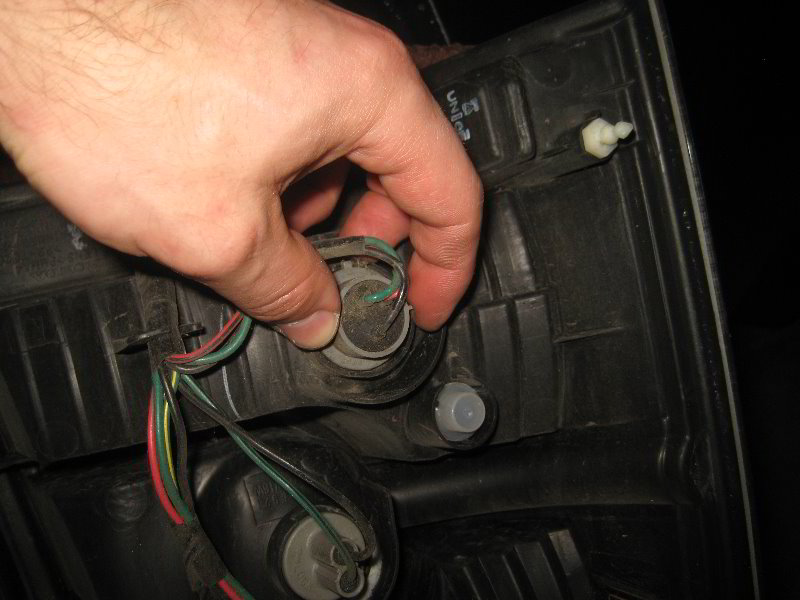 Acura-MDX-Tail-Light-Bulbs-Replacement-Guide-017