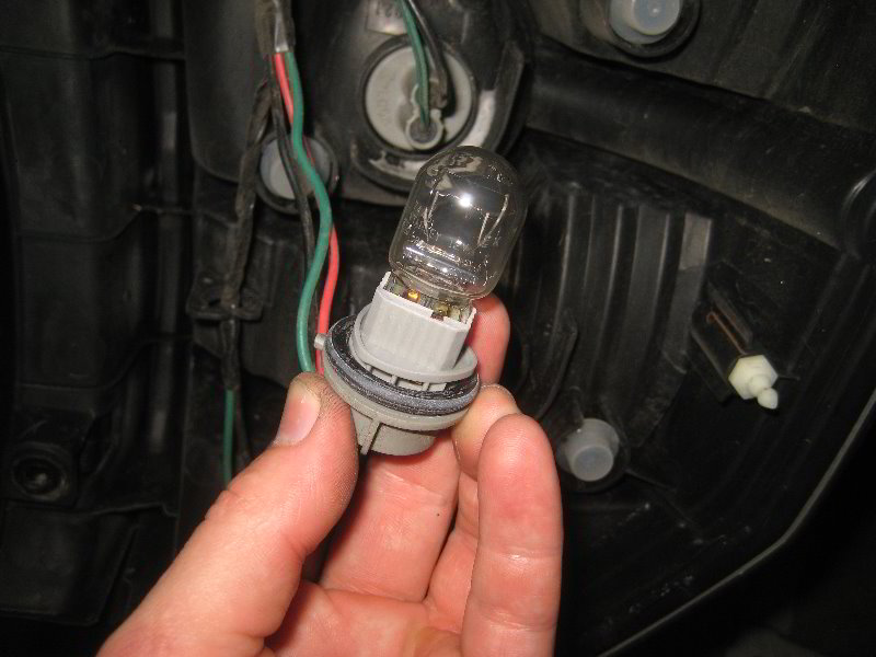 Acura-MDX-Tail-Light-Bulbs-Replacement-Guide-028
