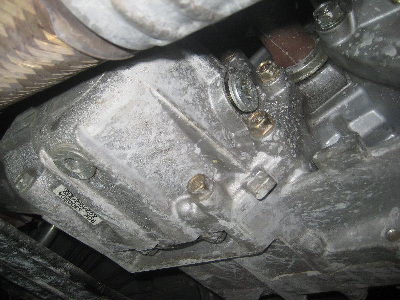 Acura-MDX-Transfer-Case-Gear-Oil-Change-Guide-010