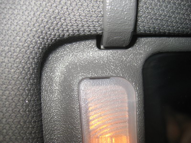 Acura-MDX-Vanity-Mirror-Light-Bulbs-Replacement-Guide-003